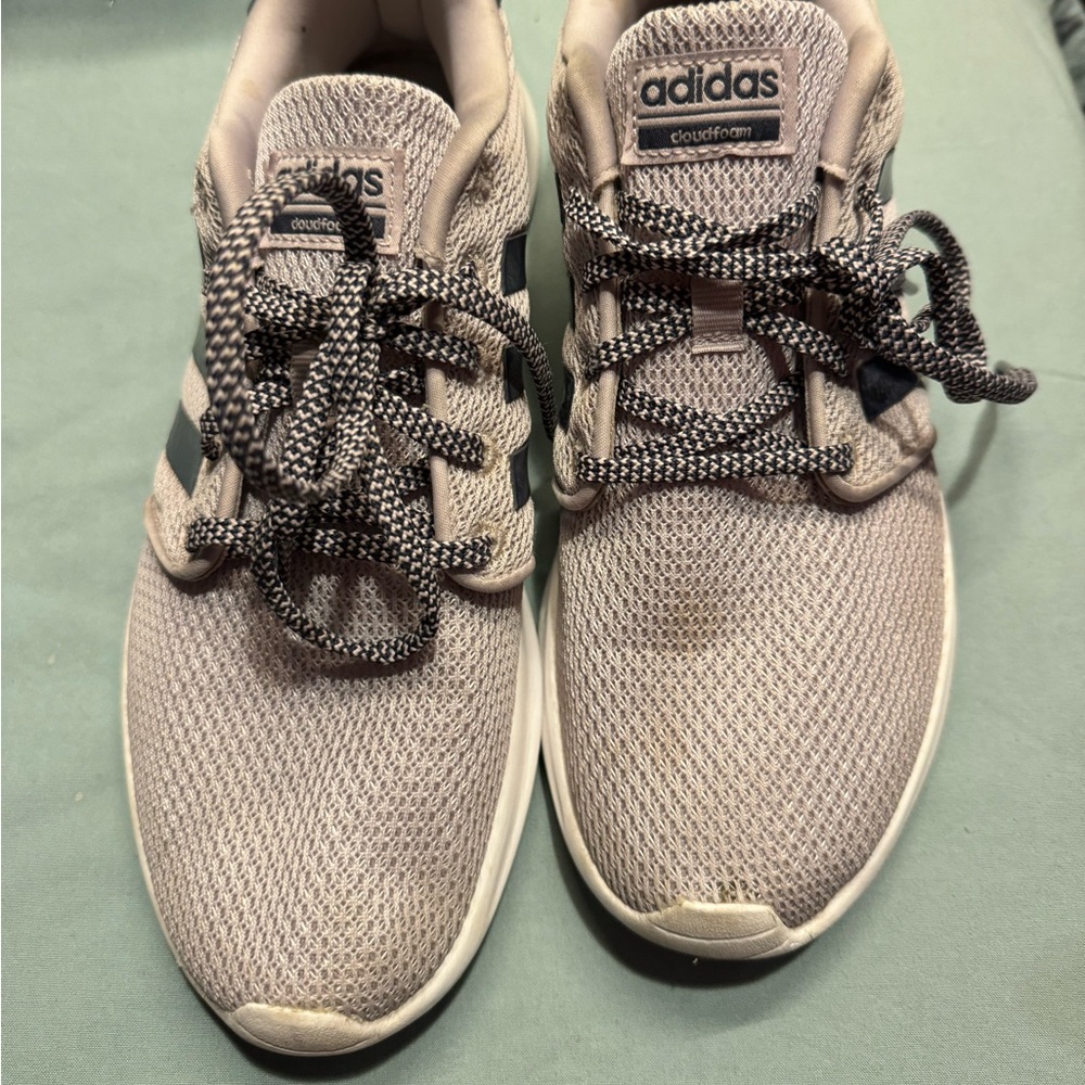 Adidas tennis-shoe
